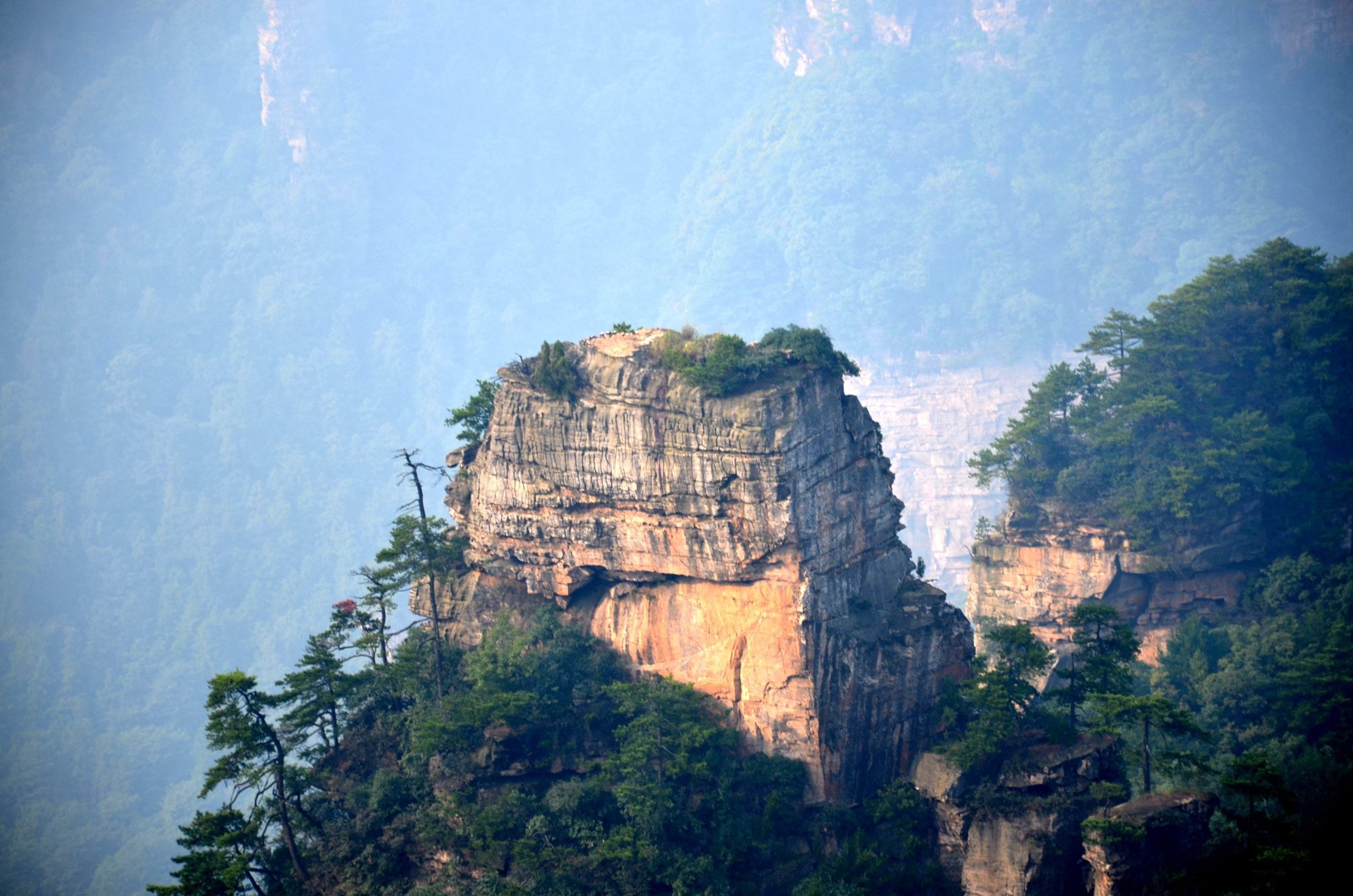 Huangshizhai Cliffs, Zhangjiajie National Forest Park